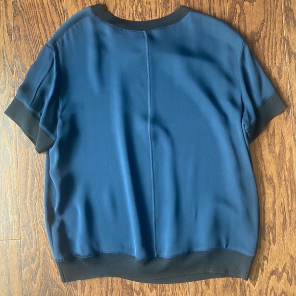 Vince 100% silk blouse! - Picture 6 of 8